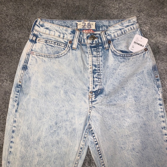 BRAND NEW FREE PEOPLE JEANS! - Picture 3 of 5